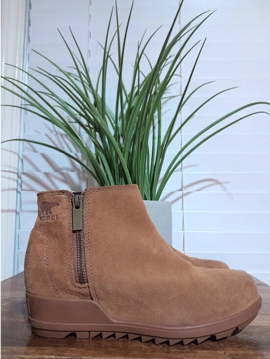 Sorel Shoes - Sorel Evie brown suede/leather slip on side zip shoes women's Sz 7.5